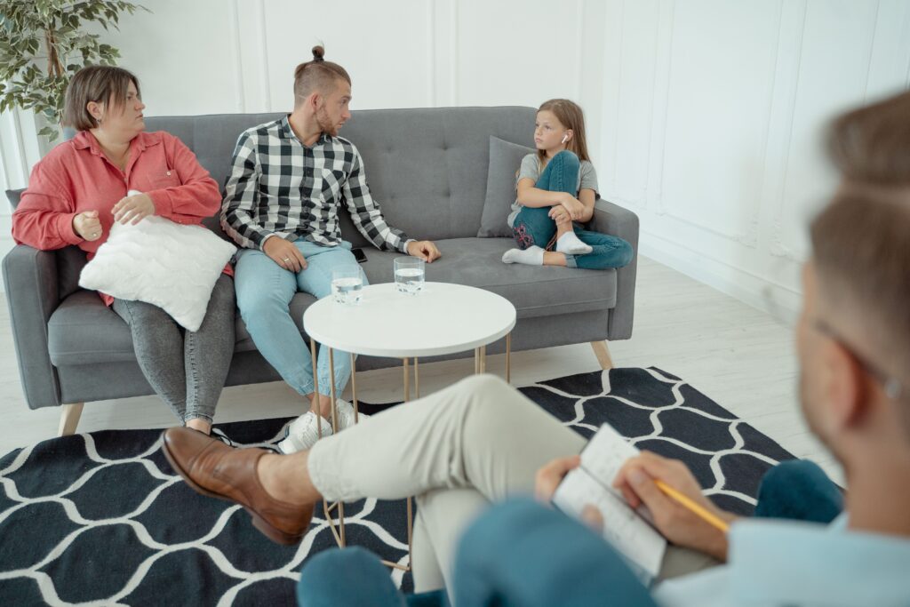 therapist telling parents how to help their anxious child